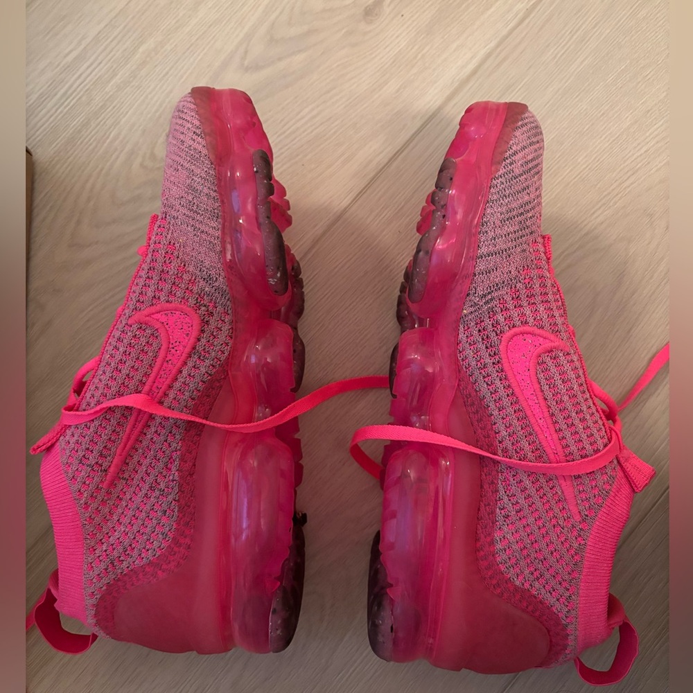 Nike Air Vapormax 2021 Fuscia pink size 8 woman’s